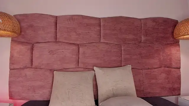 dani velvet online show from February 19, 2026, 3:02 am