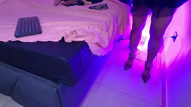 bonny wild online show from September 23, 2025, 8:56 pm