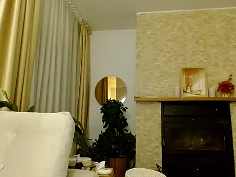 Snapshot of EliseBliss69 chatting on October 27, 2025, 9:08 pm EliseBliss69 online show from October 27, 2025, 9:08 pm