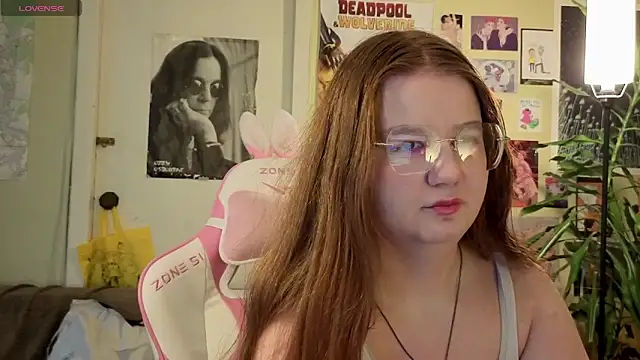 Sienna-Cow online show from October 22, 2025, 12:05 pm