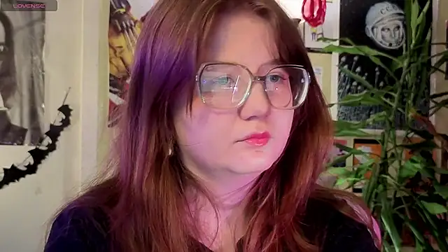 Sienna-Cow online show from December 2, 2025, 11:04 am