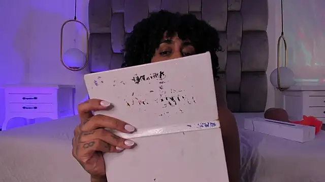 OnlyGia online show from April 29, 2026, 3:43 am