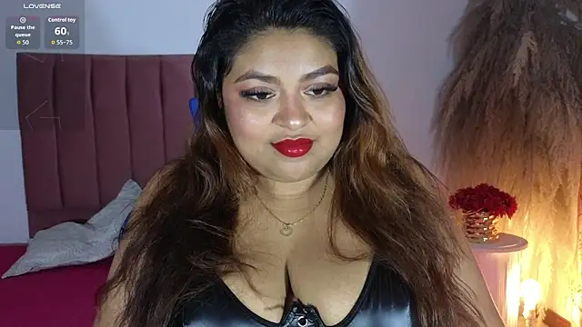 Snapshot of Hela_Collins chatting on October 20, 2025, 11:16 pm Hela Collins online show from October 20, 2025, 11:16 pm