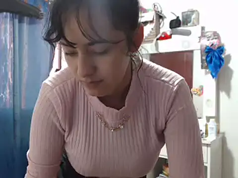 annie clark2 online show from December 8, 2024, 7:32 pm