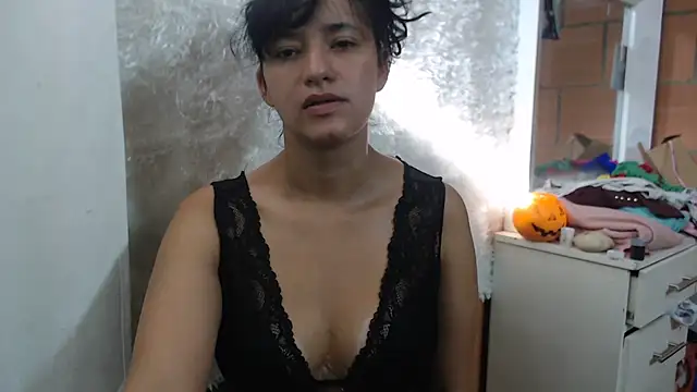 annie clark2 online show from February 8, 2026, 9:07 pm