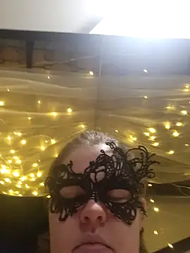 VeiledMuse online show from November 19, 2025, 2:22 am