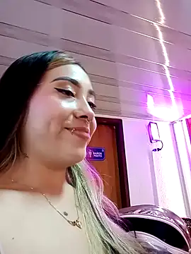  ManuVeelez online show from February 11, 2026, 4:28 am