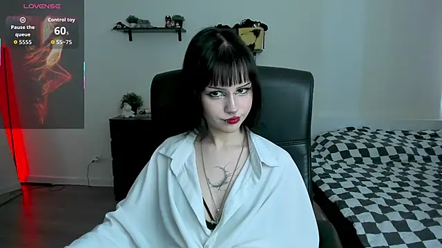 LiyaLuna online show from March 6, 2026, 12:34 pm