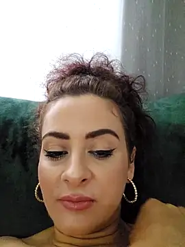 ShineBright88 online show from November 14, 2025, 1:10 pm