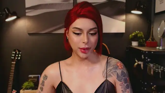 Snapshot of LUNACOCKSLAYER chatting on December 18, 2025, 12:38 am LUNACOCKSLAYER online show from December 18, 2025, 12:38 am