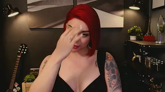 Snapshot of LUNACOCKSLAYER chatting on December 21, 2025, 7:21 pm LUNACOCKSLAYER online show from December 21, 2025, 7:21 pm