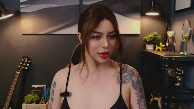 Snapshot of LUNACOCKSLAYER chatting on February 10, 2026, 8:35 pm LUNACOCKSLAYER online show from February 10, 2026, 8:35 pm