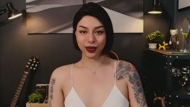 Snapshot of LUNACOCKSLAYER chatting on February 15, 2026, 6:04 pm LUNACOCKSLAYER online show from February 15, 2026, 6:04 pm