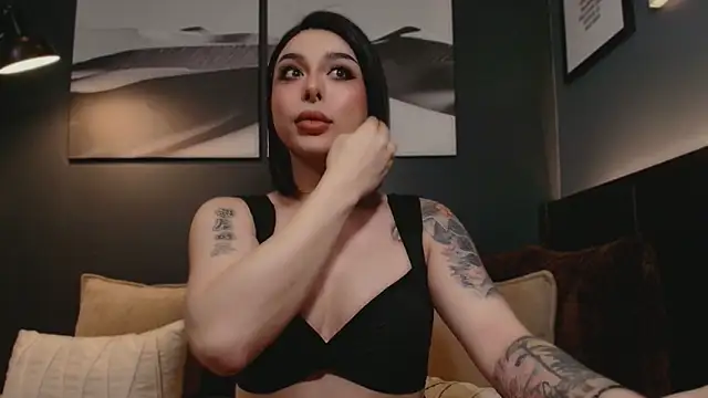 Snapshot of LUNACOCKSLAYER chatting on March 6, 2026, 6:10 am LUNACOCKSLAYER online show from March 6, 2026, 6:10 am