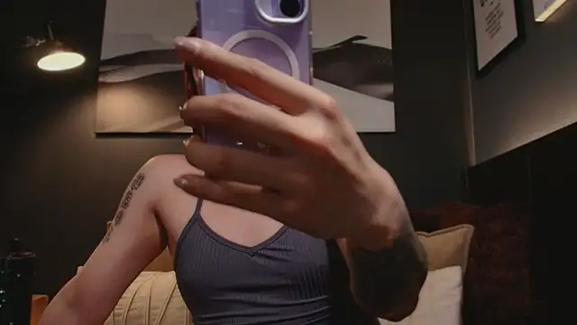 Snapshot of LUNACOCKSLAYER chatting on March 12, 2026, 4:46 pm LUNACOCKSLAYER online show from March 12, 2026, 4:46 pm