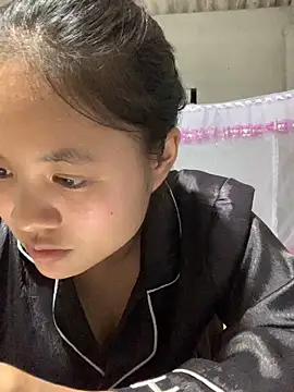 Snapshot of NhuFox chatting on September 12, 2025, 1:33 pm NhuFox online show from September 12, 2025, 1:33 pm