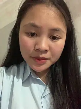 NhuFox online show from December 19, 2025, 1:07 pm