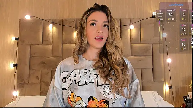 ClaradelMar online show from November 15, 2025, 10:23 am