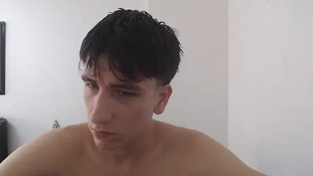 Snapshot of younewmaster chatting on September 18, 2025, 9:28 pm younewmaster online show from September 18, 2025, 9:28 pm