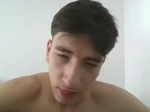 Snapshot of younewmaster chatting on September 22, 2025, 6:54 pm younewmaster online show from September 22, 2025, 6:54 pm