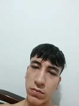 Snapshot of younewmaster chatting on October 10, 2025, 9:30 am younewmaster online show from October 10, 2025, 9:30 am