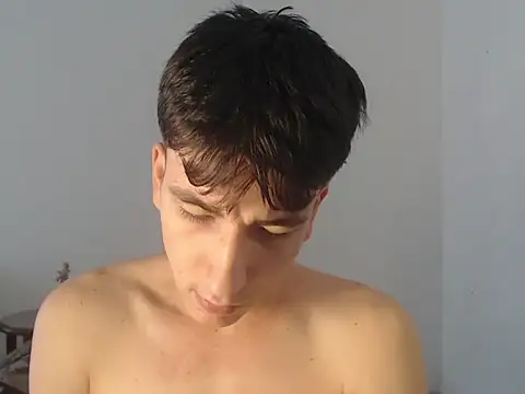 Snapshot of younewmaster chatting on October 16, 2025, 2:29 pm younewmaster online show from October 16, 2025, 2:29 pm