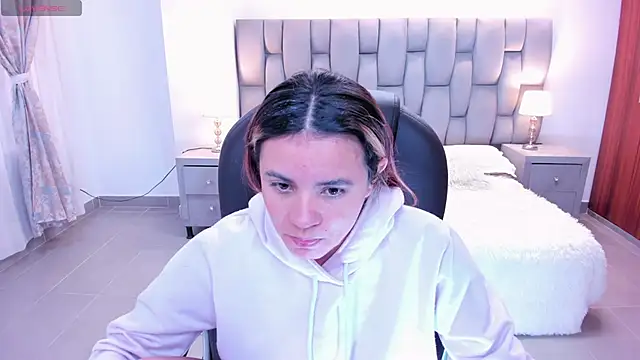 Celestee rain online show from December 2, 2025, 12:32 pm