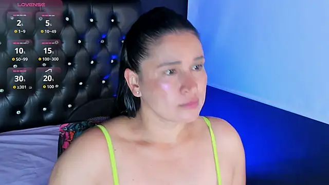 amanda noir online show from November 22, 2025, 7:24 pm