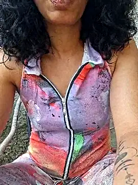 RavenShyfit online show from December 2, 2025, 8:04 pm