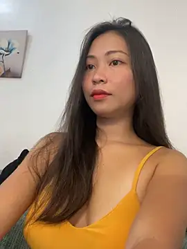 Snapshot of EmmaSean chatting on May 18, 2026, 2:18 am EmmaSean online show from May 18, 2026, 2:18 am
