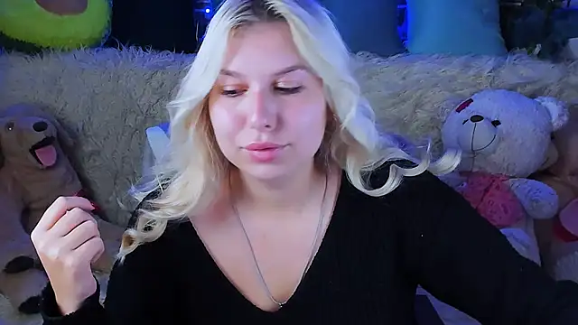 ChloeRicc online show from September 12, 2025, 9:42 am