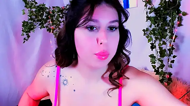 Snapshot of ChloeRicc chatting on March 25, 2026, 7:14 am ChloeRicc online show from March 25, 2026, 7:14 am
