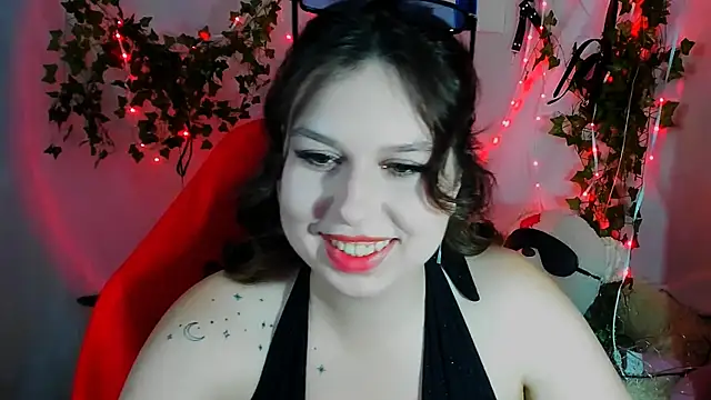 Snapshot of ChloeRicc chatting on May 23, 2026, 11:03 am ChloeRicc online show from May 23, 2026, 11:03 am