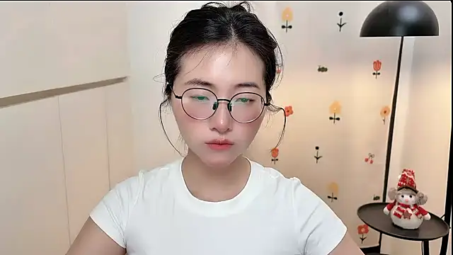 Rosalind xixi online show from April 12, 2026, 1:05 pm