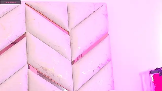 Snapshot of AlanaDoll chatting on March 17, 2026, 1:58 pm AlanaDoll online show from March 17, 2026, 1:58 pm