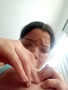 Snapshot of VictoriDior chatting on September 12, 2025, 8:53 pm VictoriDior online show from September 12, 2025, 8:53 pm