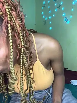 Seductive Yellow Titties online show from May 15, 2026, 7:21 pm