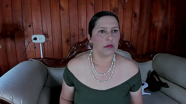 KikaDuque online show from March 17, 2026, 7:50 pm