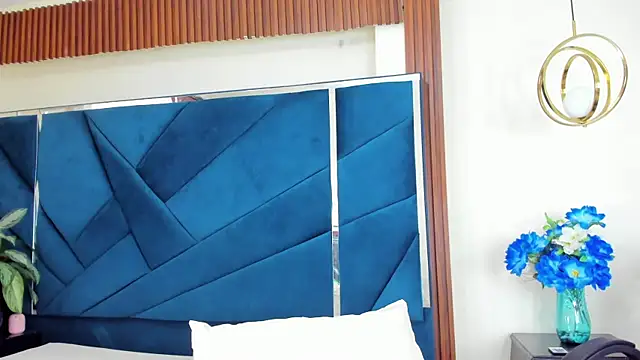 KikaDuque online show from April 13, 2026, 7:08 pm