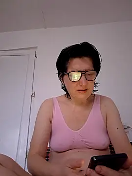 Snapshot of Vera_Elle chatting on March 3, 2026, 5:13 am Vera Elle online show from March 3, 2026, 5:13 am