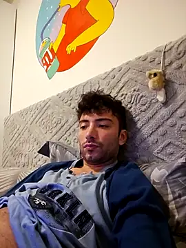 Snapshot of scopamiforte20cm chatting on November 17, 2025, 12:05 am scopamiforte20cm online show from November 17, 2025, 12:05 am