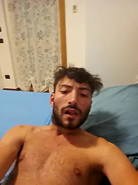 Snapshot of scopamiforte20cm chatting on July 2, 2026, 10:27 pm scopamiforte20cm online show from July 2, 2026, 10:27 pm