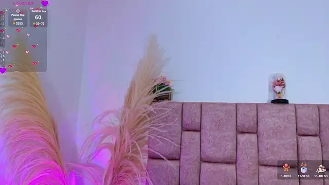 ScarlettLuxe online show from December 18, 2025, 8:59 pm