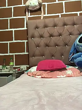 Snapshot of Rachellcooperrr chatting on March 11, 2026, 12:27 am Rachellcooperrr online show from March 11, 2026, 12:27 am