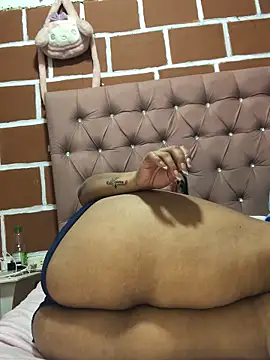 Snapshot of Rachellcooperrr chatting on March 15, 2026, 6:52 am Rachellcooperrr online show from March 15, 2026, 6:52 am