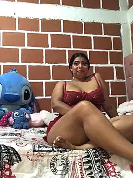 Snapshot of Rachellcooperrr chatting on March 26, 2026, 4:18 am Rachellcooperrr online show from March 26, 2026, 4:18 am