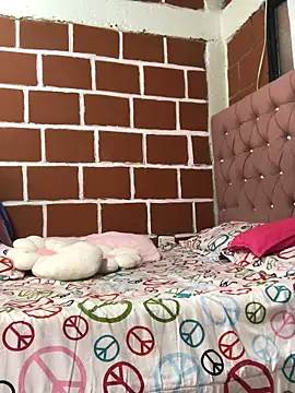 Snapshot of Rachellcooperrr chatting on April 4, 2026, 6:05 pm Rachellcooperrr online show from April 4, 2026, 6:05 pm