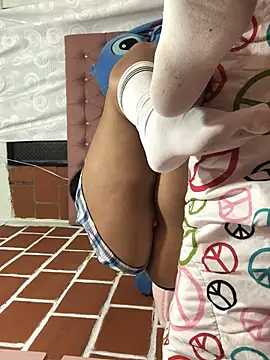 Snapshot of Rachellcooperrr chatting on April 5, 2026, 6:10 am Rachellcooperrr online show from April 5, 2026, 6:10 am