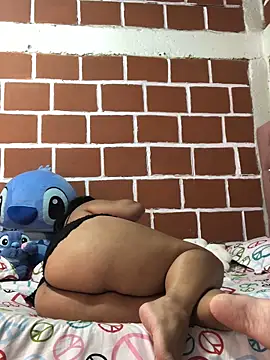 Snapshot of Rachellcooperrr chatting on April 5, 2026, 6:16 pm Rachellcooperrr online show from April 5, 2026, 6:16 pm