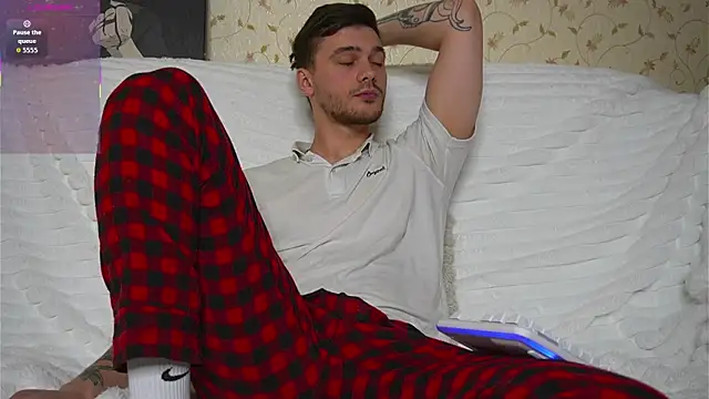 johnstoneisland online show from April 13, 2026, 7:41 pm